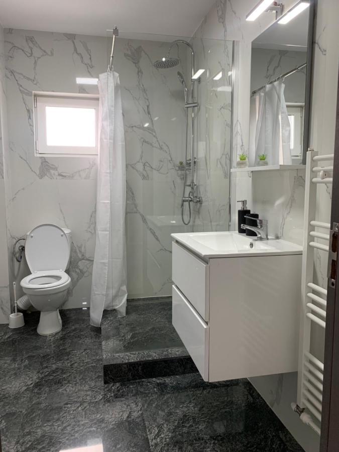 Wonderland Apartment Bistrita  Ngoại thất bức ảnh